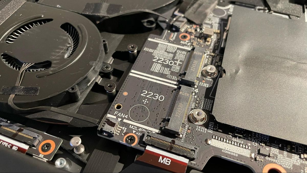 Alienware m18 R1