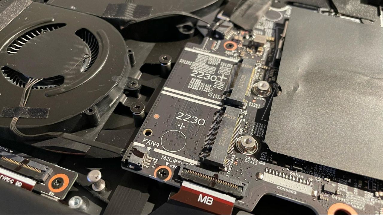Alienware m18 R1