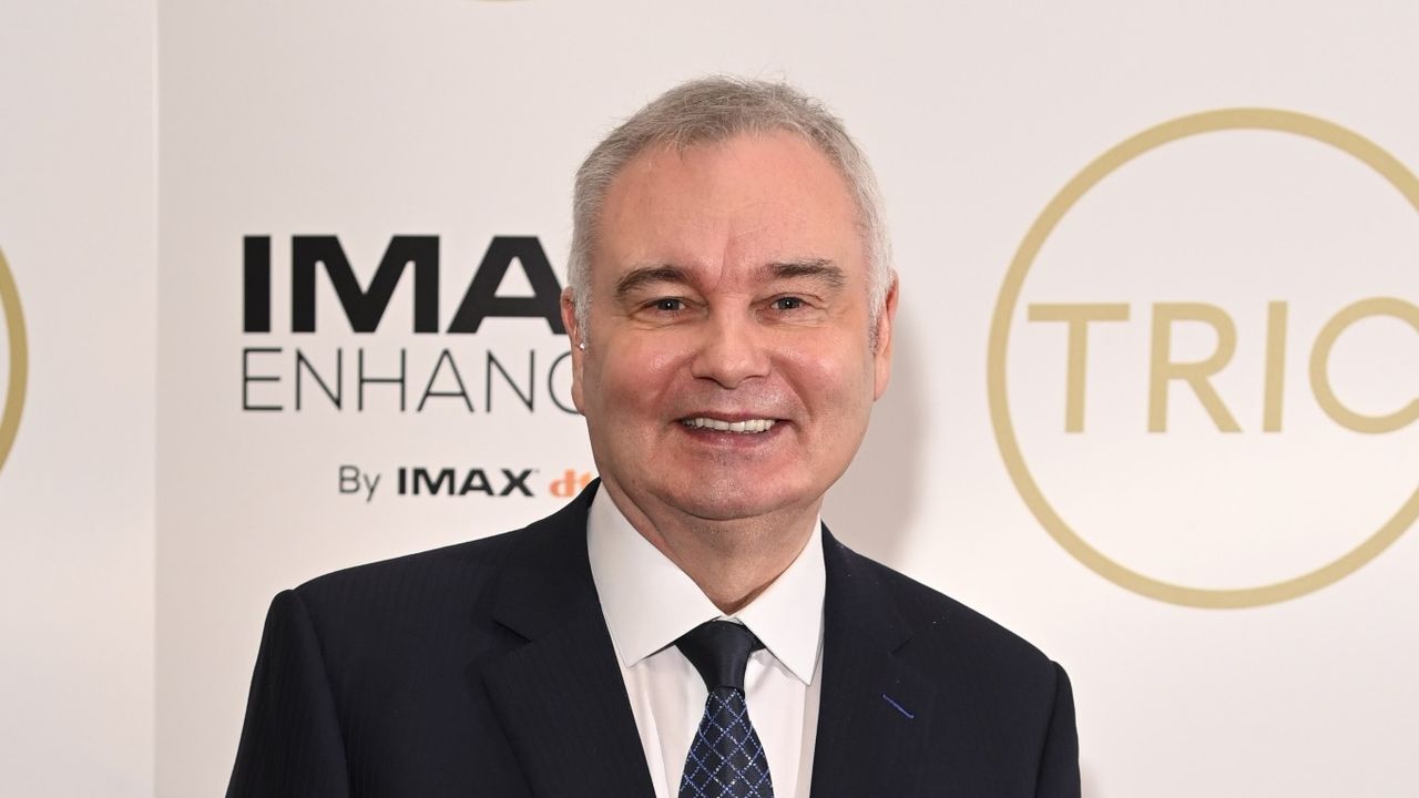 Eamonn Holmes worries fans 