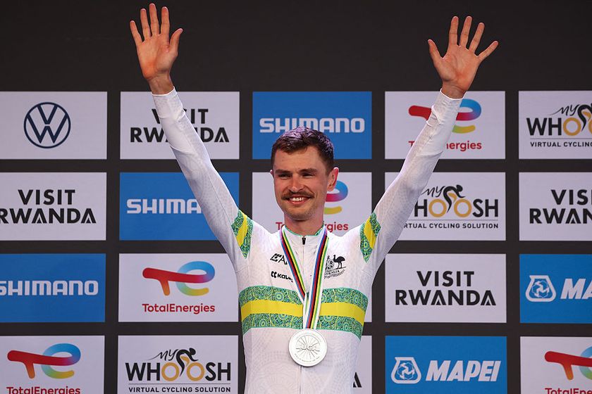 Jay Vine secures the silver medal in the individual time trial at the 2025 UCI Road World Championships