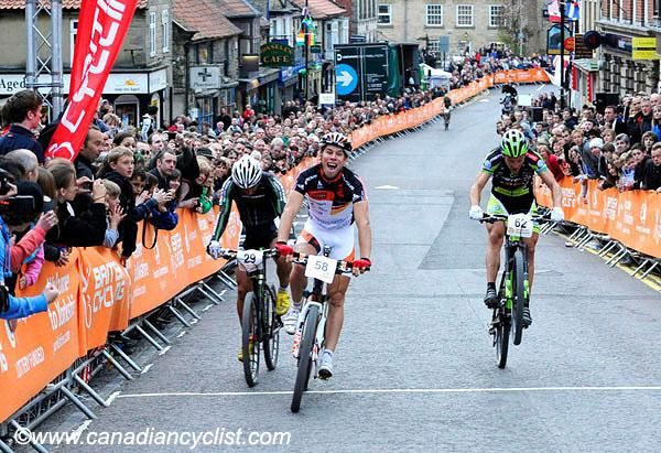 Thomas Litscher (MIG Team) wins.