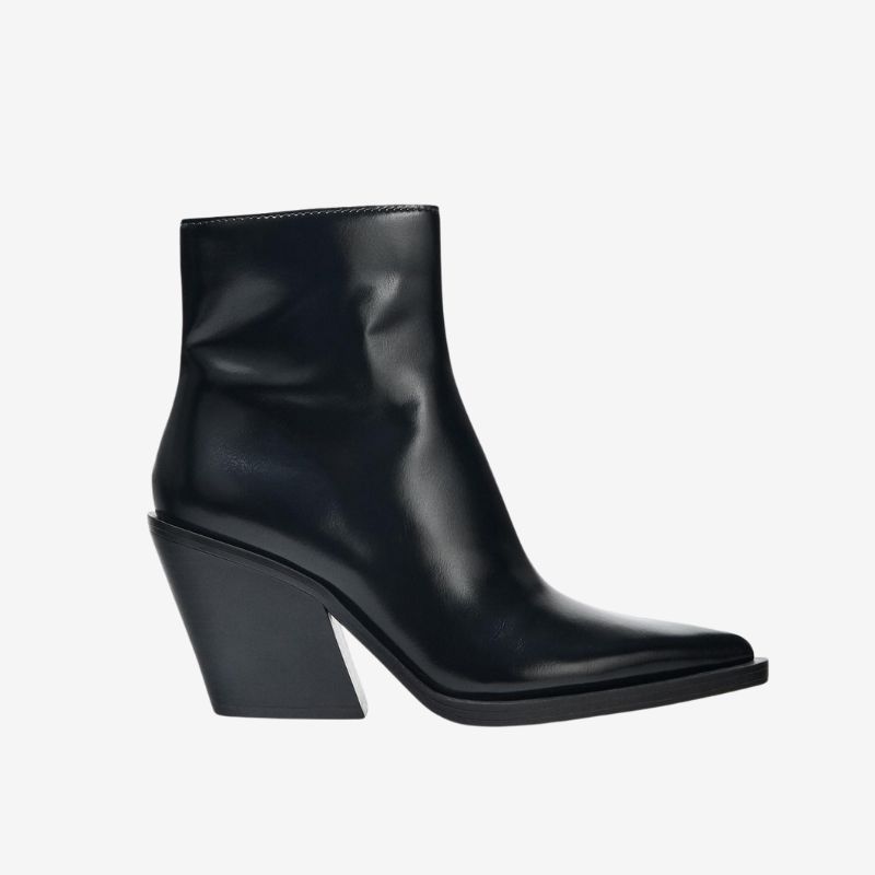 Image of cowboy boots