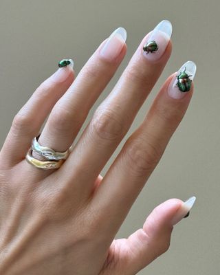 @betina_goldstein insect 3D nail art