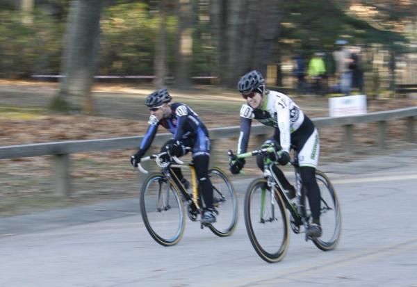 Sally Annis (crossresults.com p/b JRA Cycles) barely outkicked Laura Van Gilder (C3/Athletes Serving Athletes) for the win.
