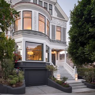 A photo of a house in San Francisco which once belonged to Meg Ryan