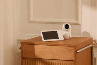 Momcozy BM03 5.5-inch Full HD baby monitor is always connected, always clear, and always there.