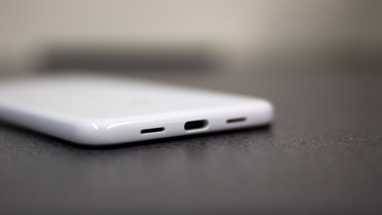 Google Pixel 3a charging port