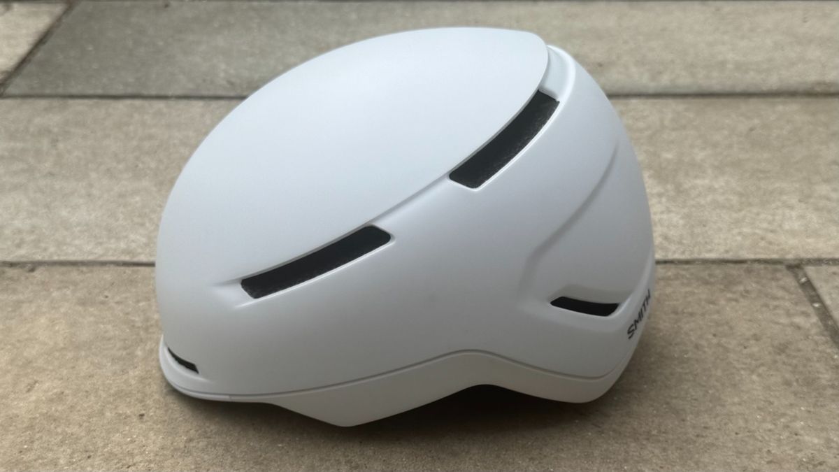 The Smith Dispatch helmet without rear light