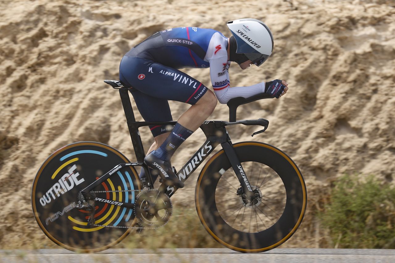 Vuelta Espana 2022 - 77th edition - 10th stage - Elche - Alicante 30,9 km - 30/08/2022 - Remi Cavagna (FRA - Quick-Step Alpha Vinyl Team) - photo Luis Angel Gomez/SprintCyclingAgency&Acirc;&copy;2022
