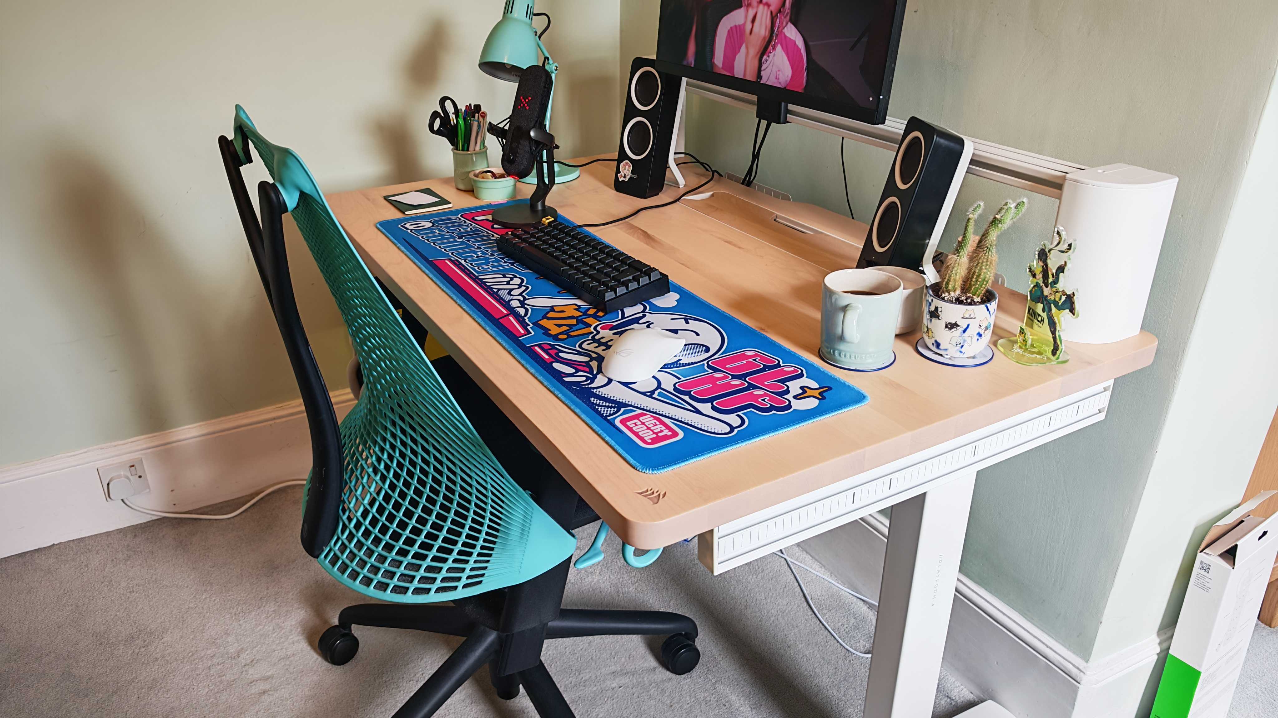 The Corsair Platform:4 Elevate gaming desk.