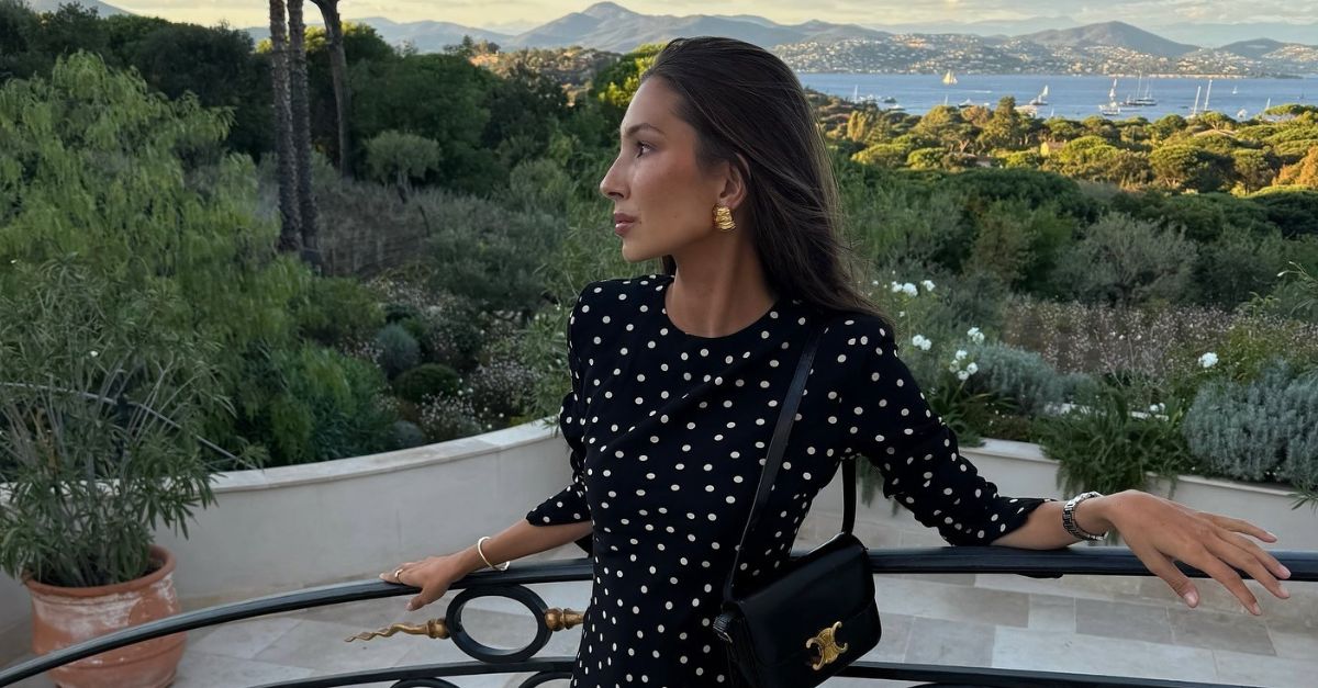 Polka Dot Dresses So Expensive With Pointed-Toe Shoes, Fact