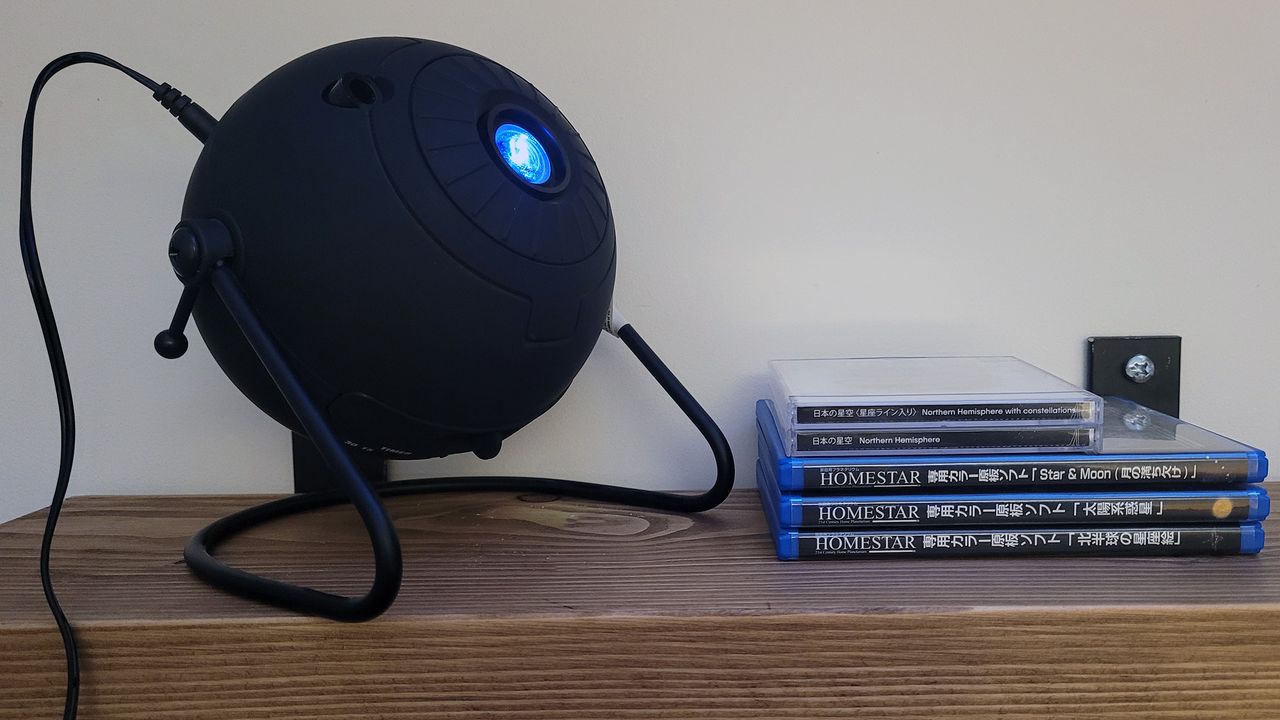 Photo of the Sega Toys Homestar Flux