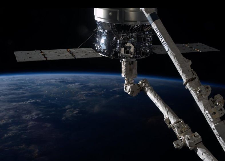 NASA Astronauts In Space Using Twitter Amid Government Shutdown | Space