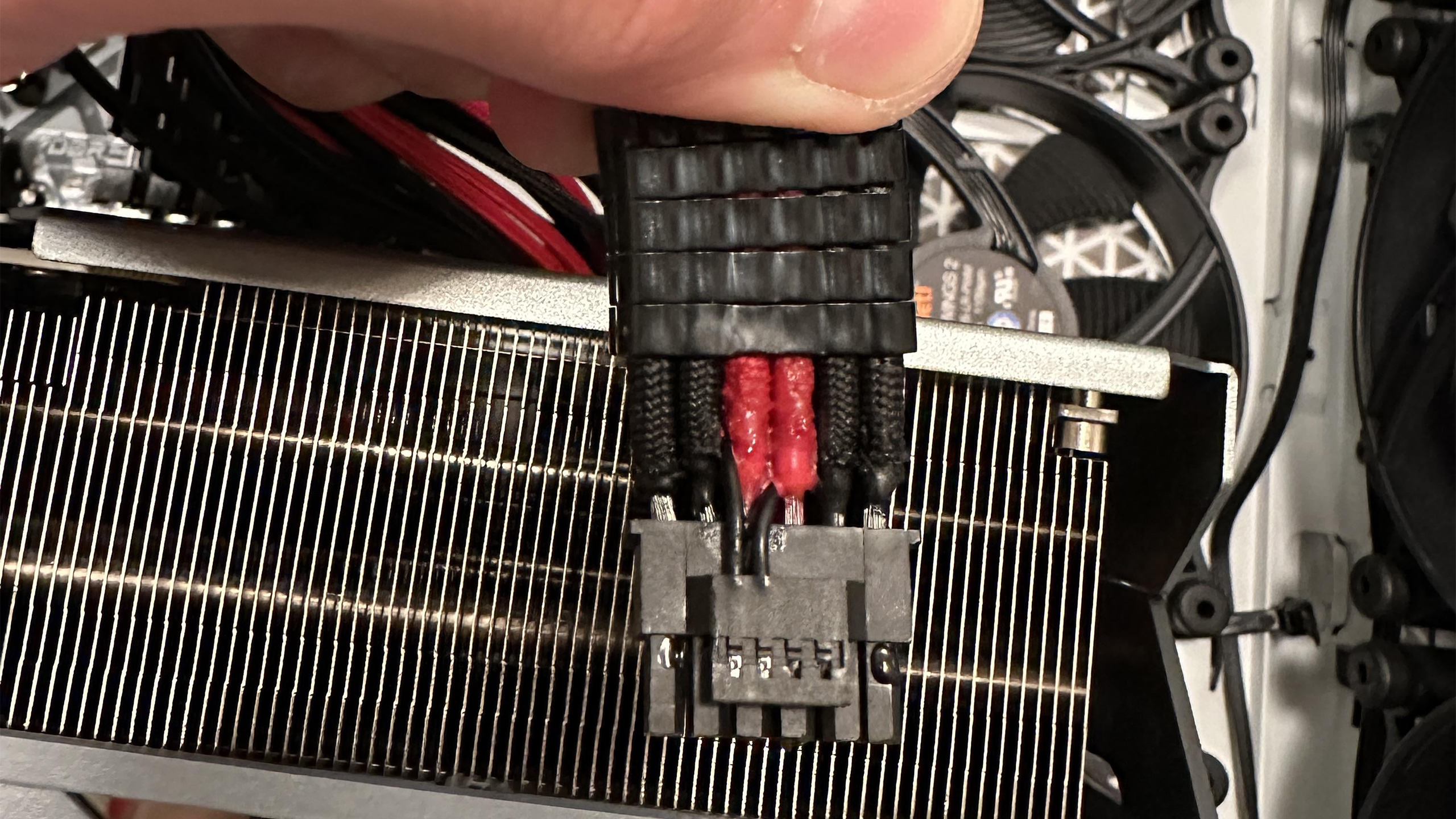 Custom CableMod 16-Pin Power Adapter Melts on RTX 4090 | Tom's