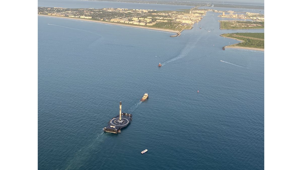SpaceX's drone ship "A Shortfall of Gravitas" returns to port on Aug. 31, 2021, after its first successful Falcon 9 rocket landing.