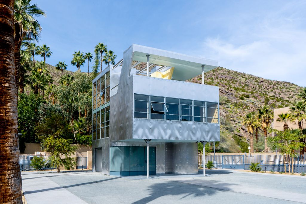 Aluminium house in palm springs