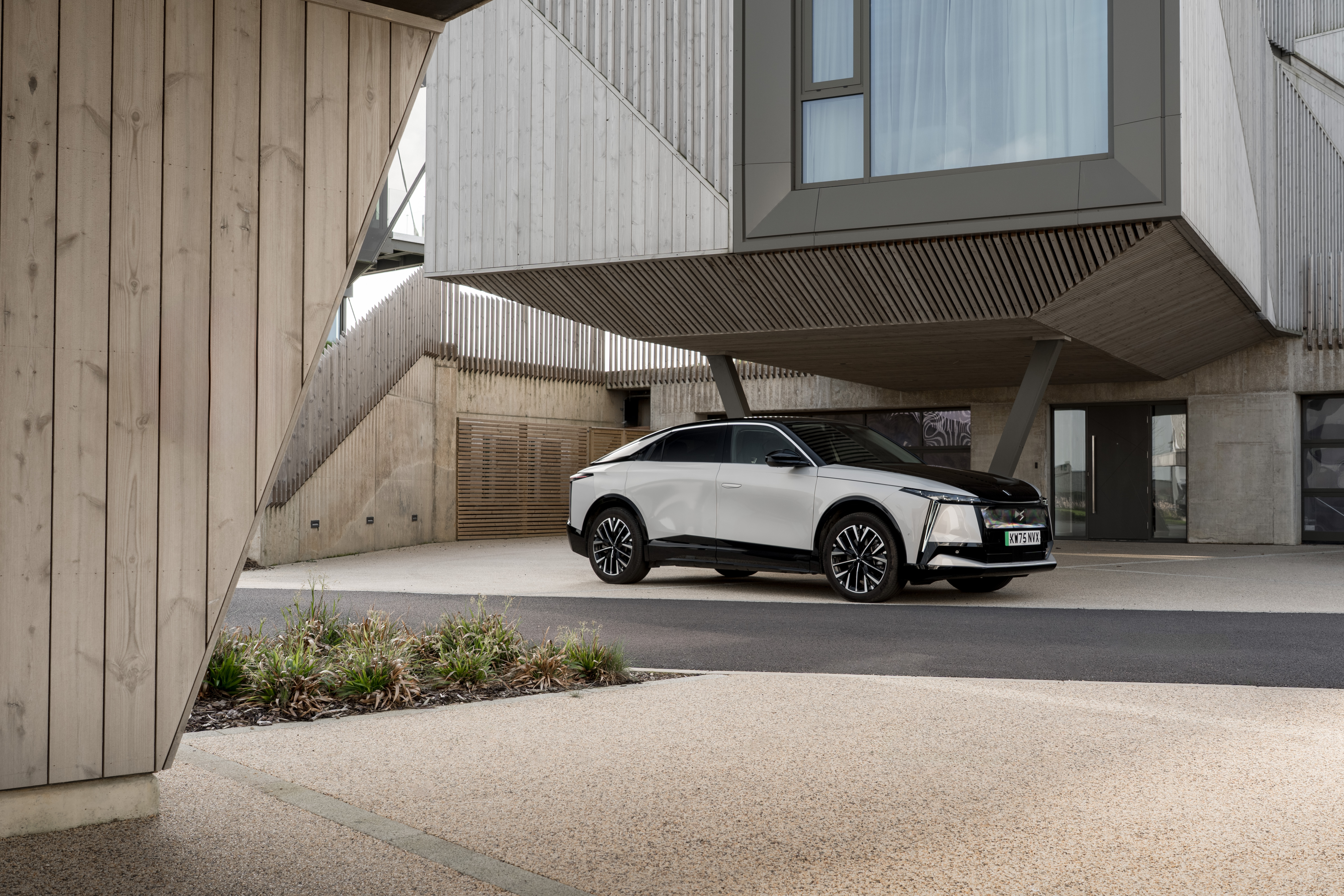 Shots of the quirky shaped DS No. 8