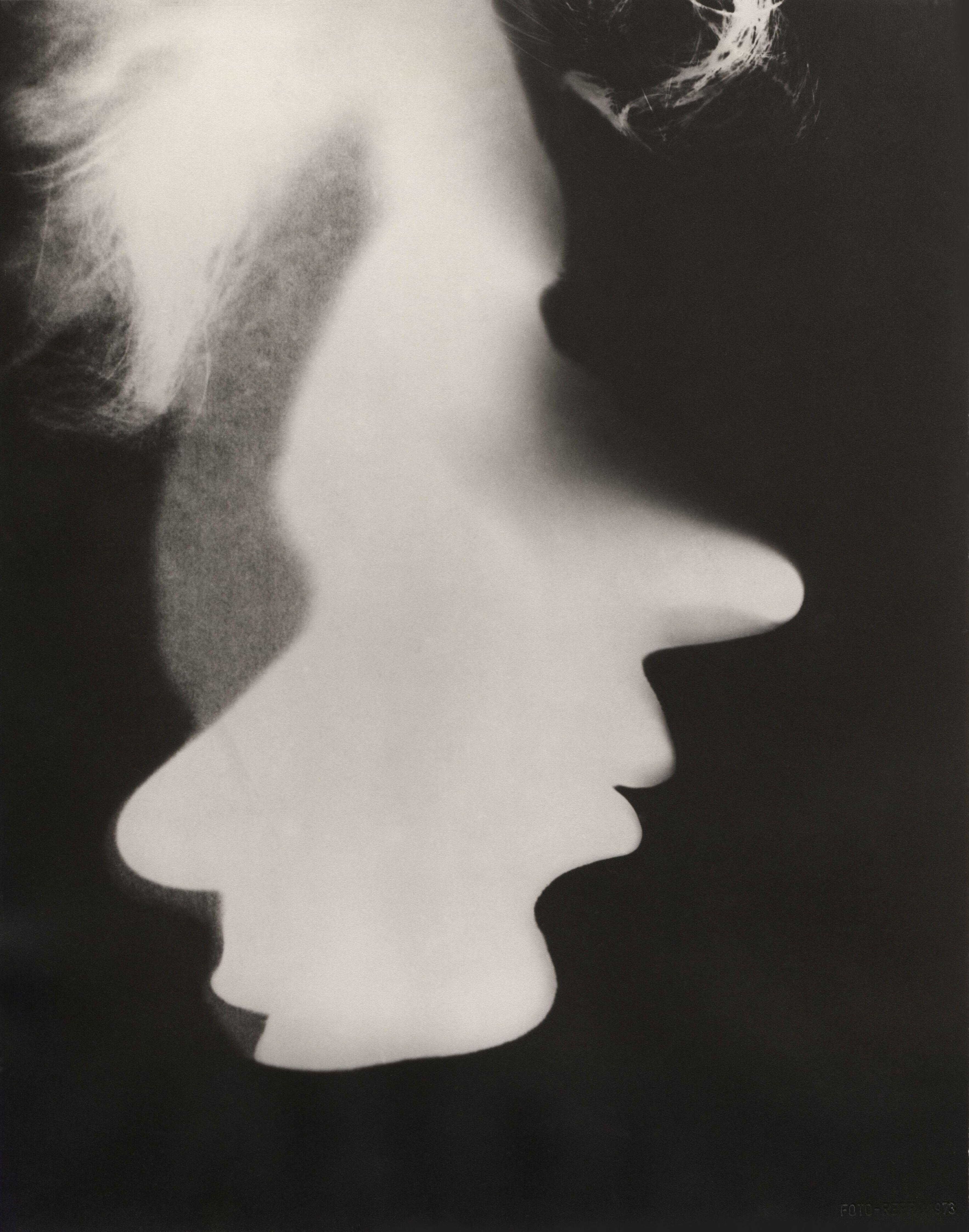 2XFMGBB Double Portrait Photogram. Museum: PRIVATE COLLECTION. Author: Lucia Moholy.