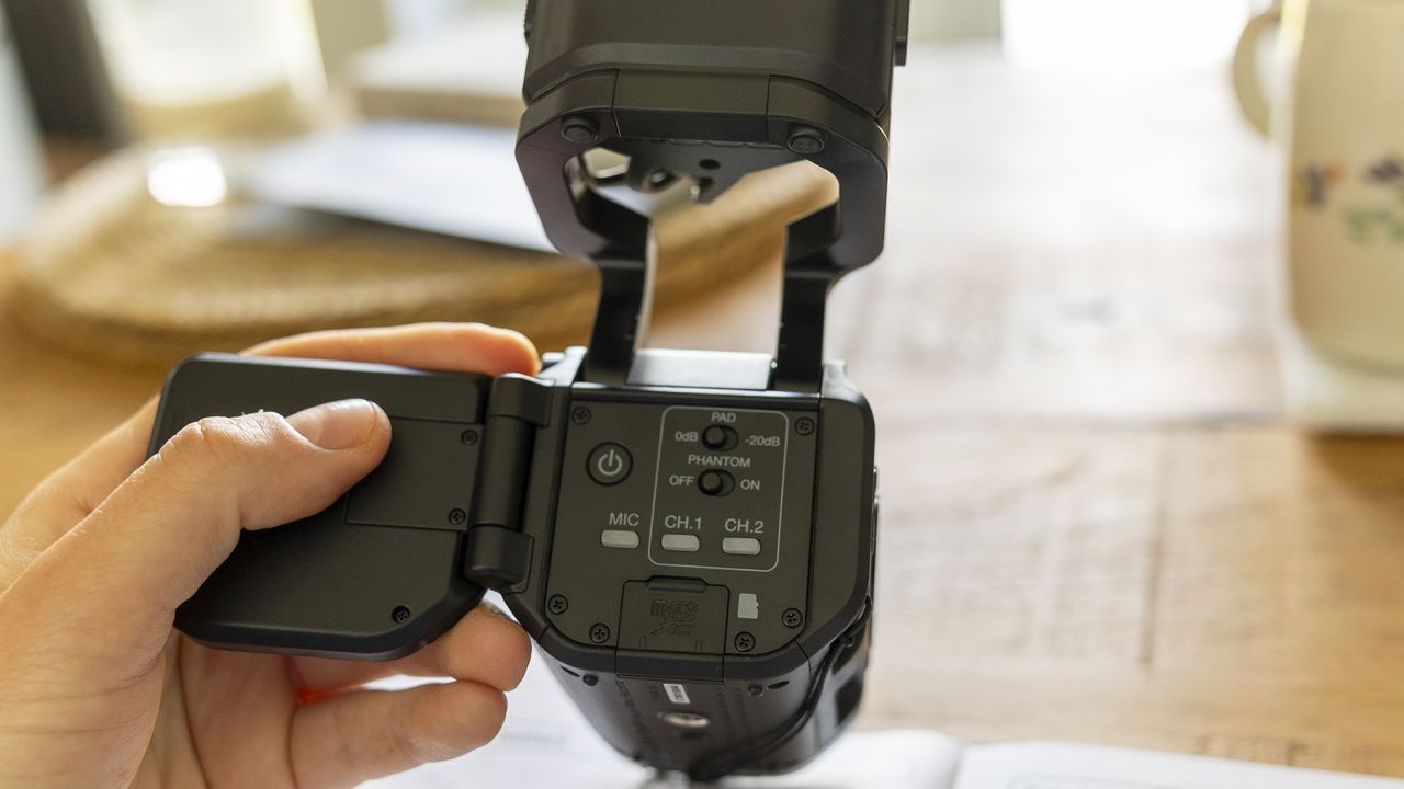 The buttons on the back of the Zoom Q8n-4K