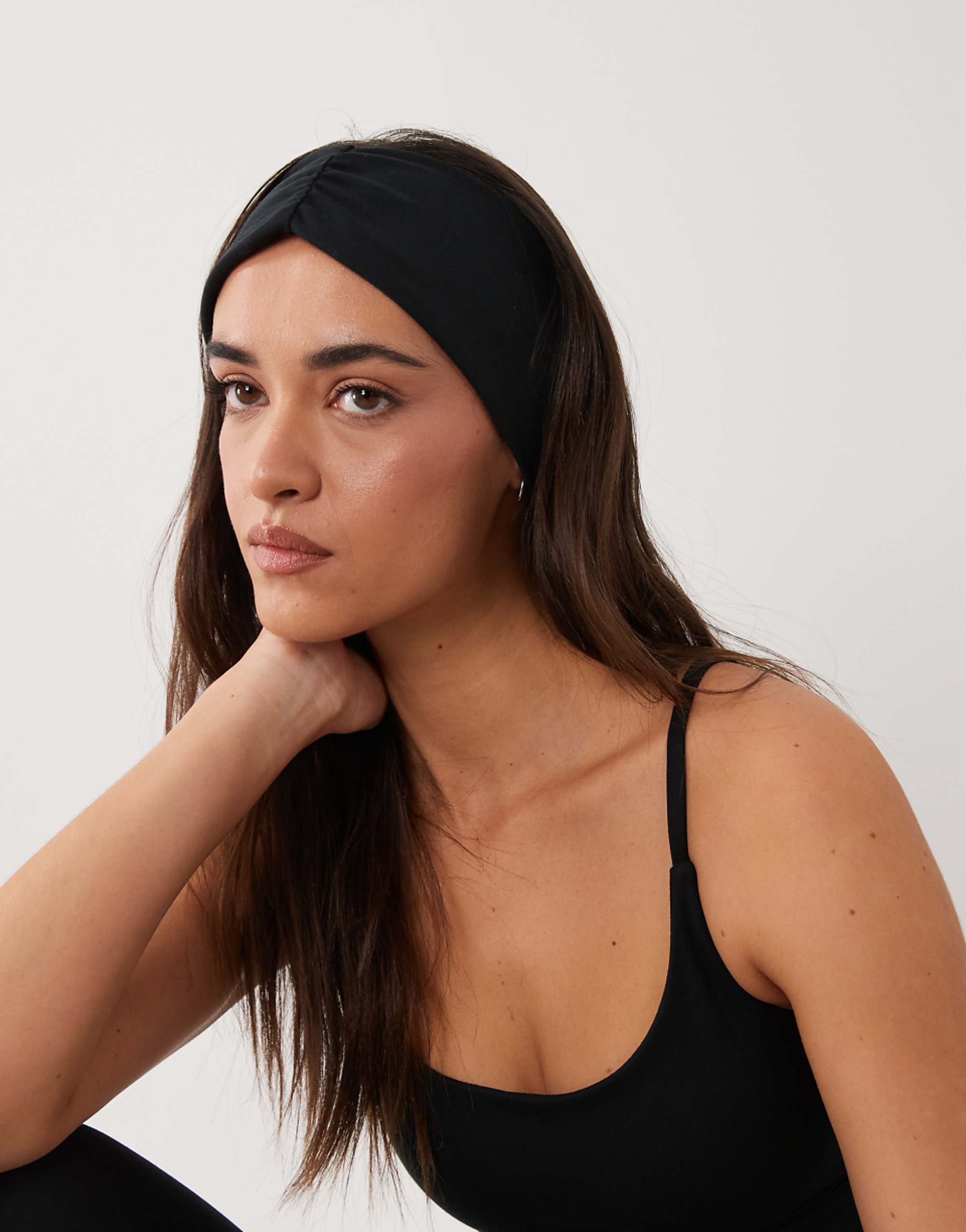 4505 Soft Touch Ruched Yoga Headband in Black