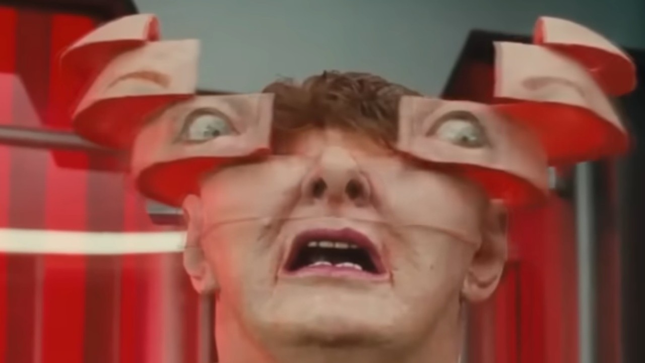 A head splitting into slices in Total Recall