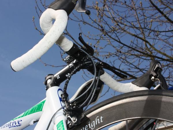 Jimmy Casper's Saur-Sojasun spare Gitane is fitted with top-mounted brake levers - presumably for use during Paris-Roubaix.