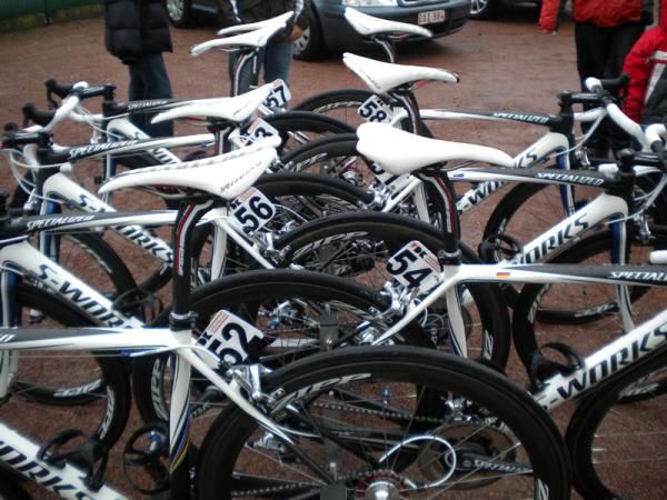 Saxobank bikes at the start