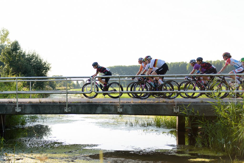 Canyon-SRAM leading the peloton