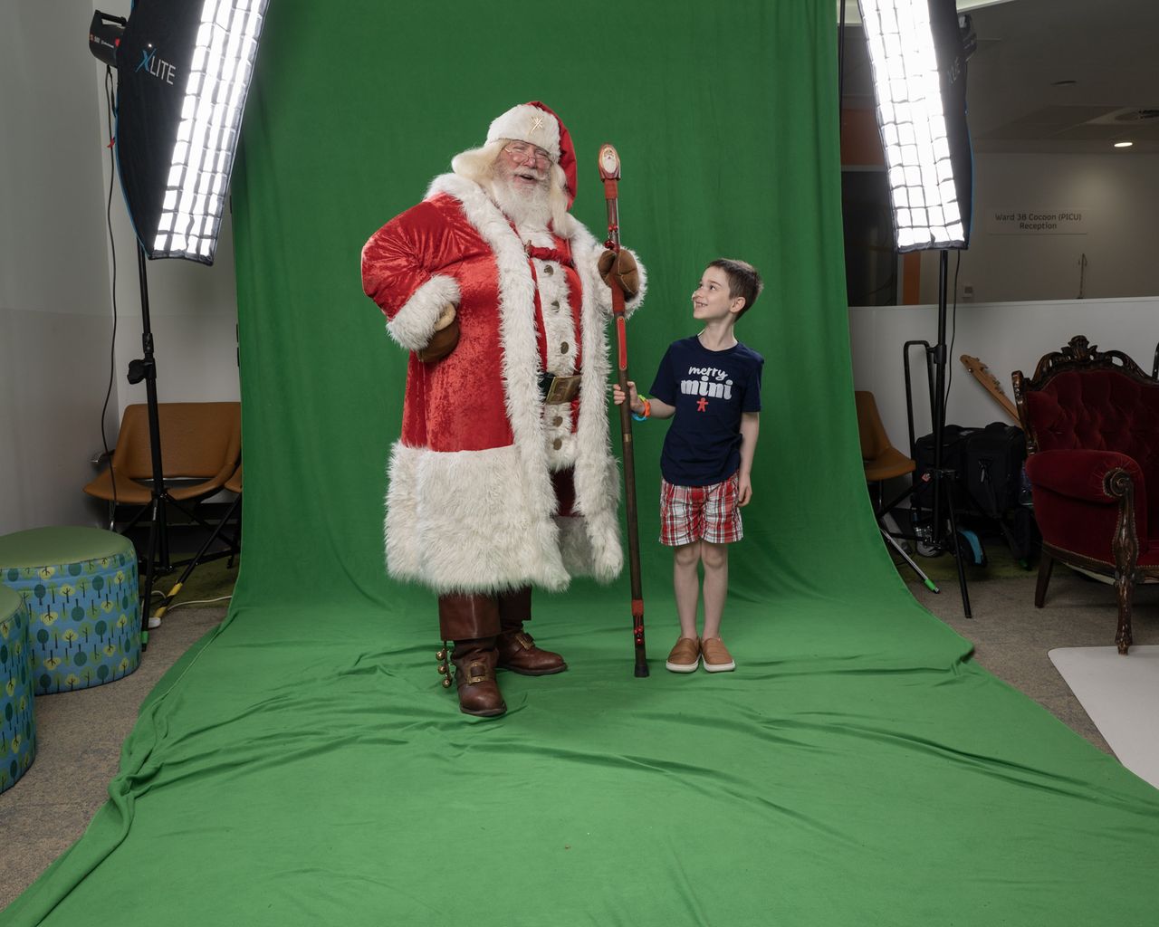 Santa Photoshoots with sick children in hospital