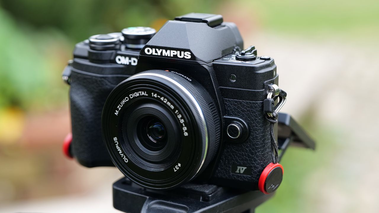 Olympus OM-D E-M10 Mark IV