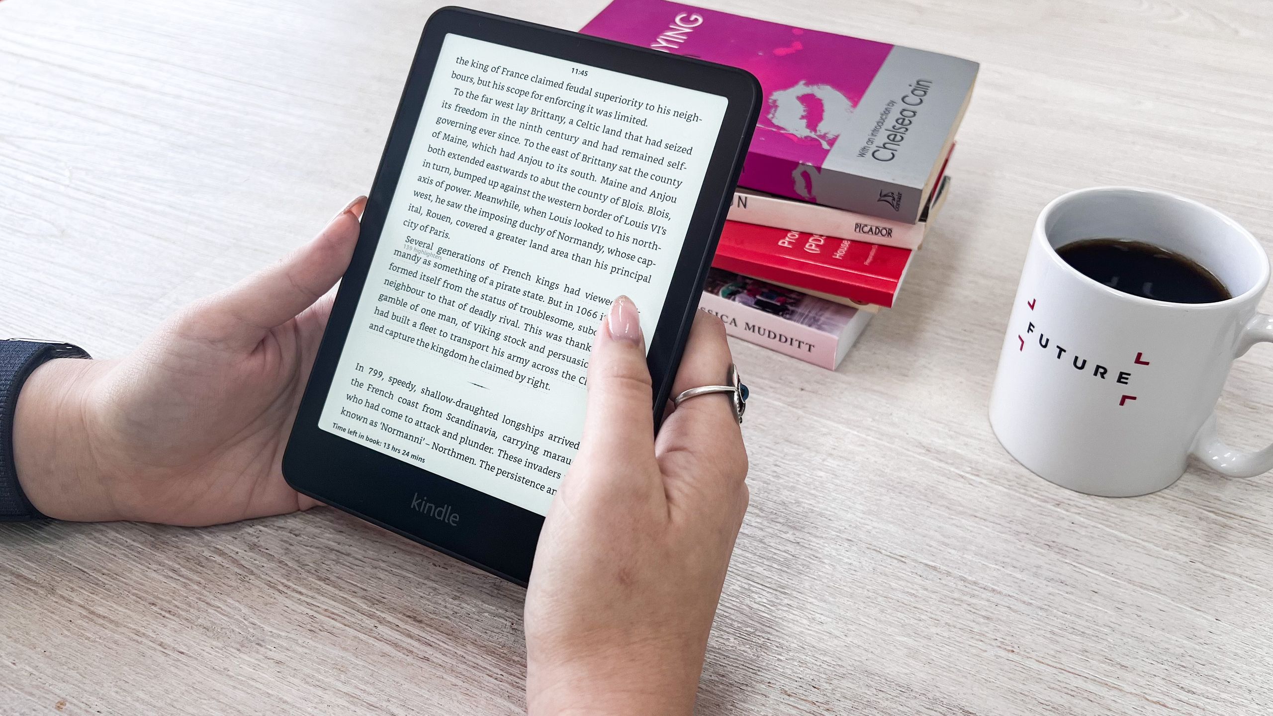 هل تحتاج إلى هدية عيد الأم في اللحظة الأخيرة والتي ستحبها بالفعل؟ يصل جهاز Kindle Paperwhite من أمازون قبل يوم الأحد وهو معروض للبيع