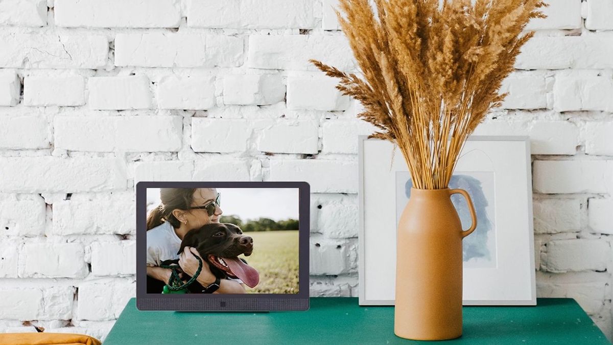 Pix-Star 15 inch WiFi Digital Picture Frame | Share Videos and Photos  Instantly by Email or App | Motion Sensor | IPS Display | Effortless One  Minute