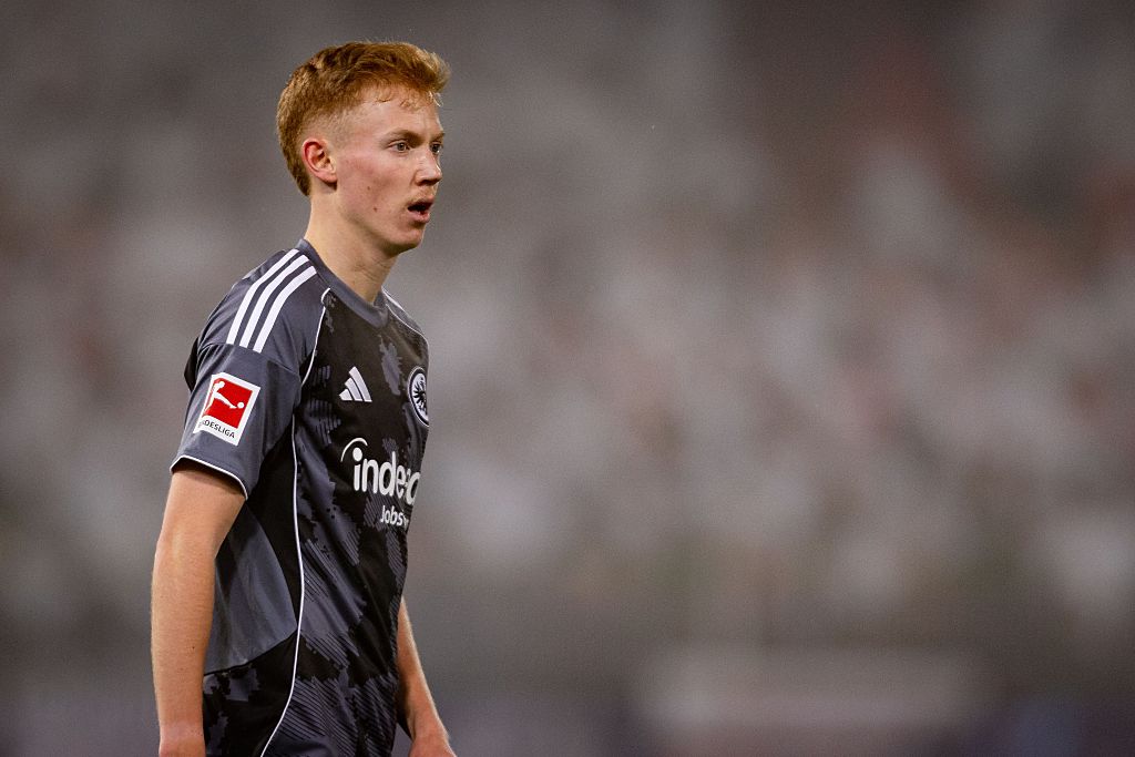 BERLIN, GERMANY - FEBRUARY 06: Hugo Larsson of Eintracht Frankfurt looks on during the Bundesliga match between 1. FC Union Berlin and Eintracht Frankfurt at Stadion An der Alten Foersterei on February 06, 2026 in Berlin, Germany. (Photo by Inaki Esnaola/Getty Images)