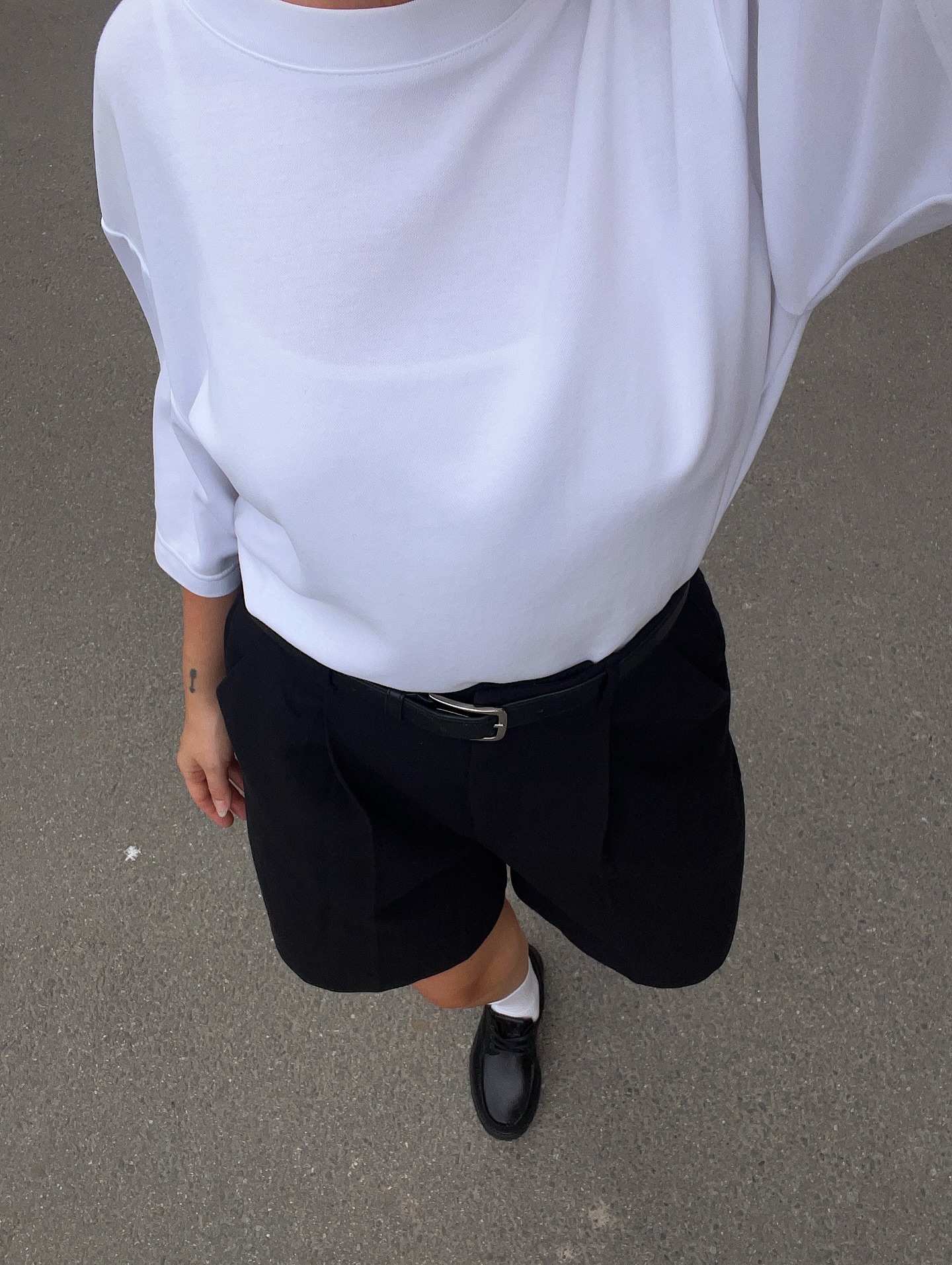 minimalist-fashion-capsule-wardrobe-2026