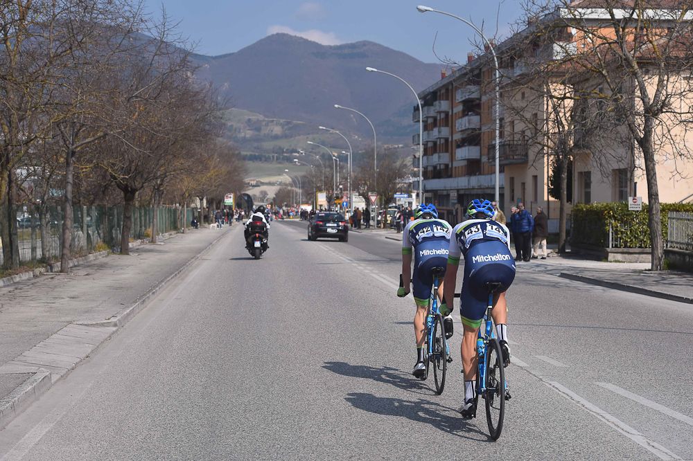 Orica-GreenEdge riders make their way to Nice.