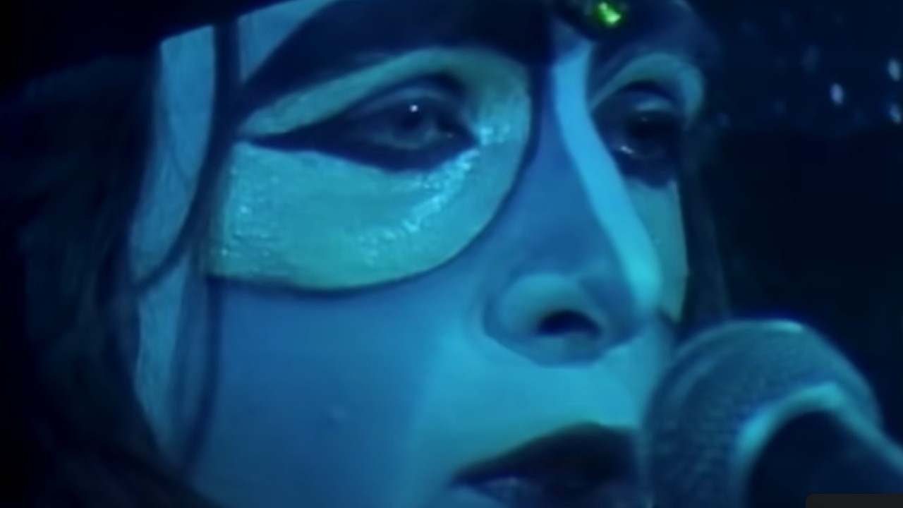 Peter Gabriel singing 