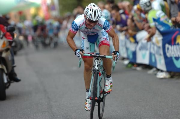 Emanuelle Sella tries desperately to stay away
