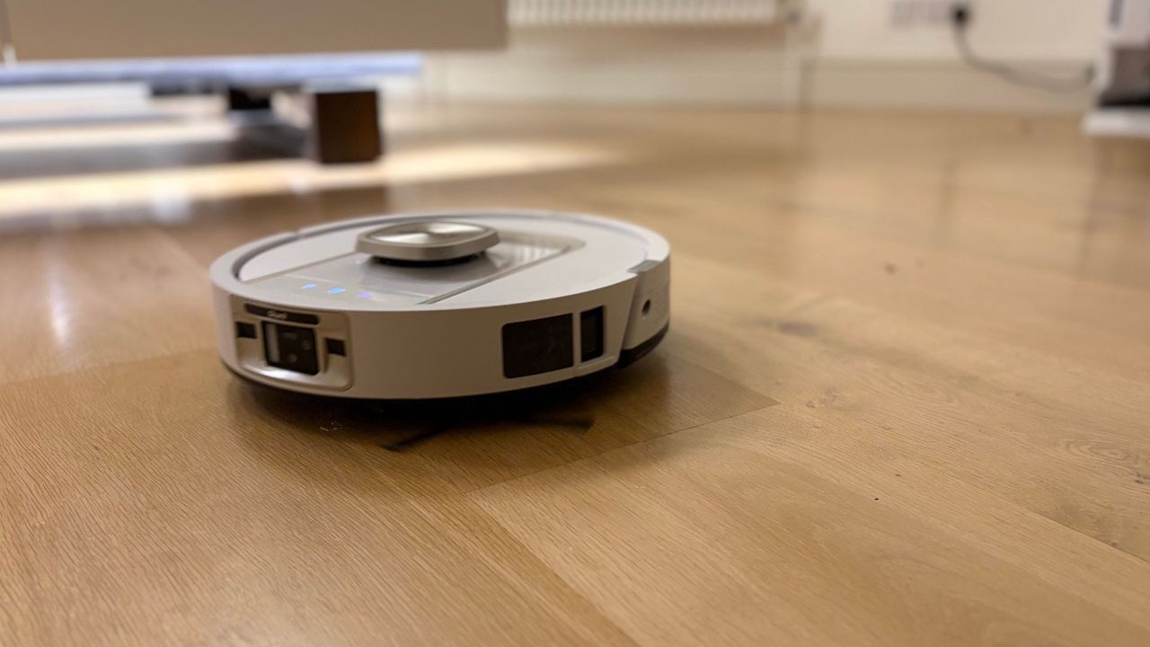 Testing the Shark PowerDetect ThermoCharged Robot Vacuum