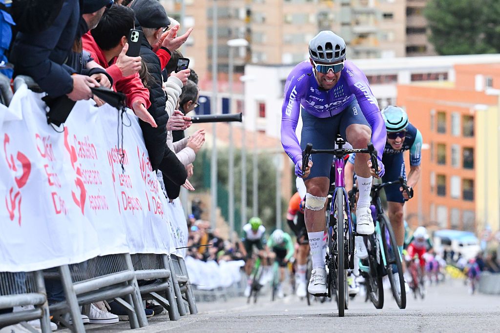 'I couldn't use any of my fingers' – Michael Matthews back on the bike after breaking both arms in training crash