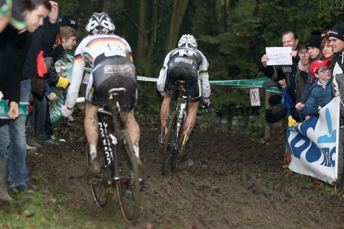 Sven Nys (Crelan-KDL) leads Philipp Walsleben (BKCP-Powerplus) in the finale of Superprestige Gavere