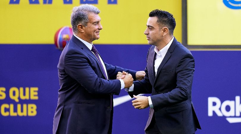 Joan Laporta and Xavi at the coach&#039;s Barcelona presentation.