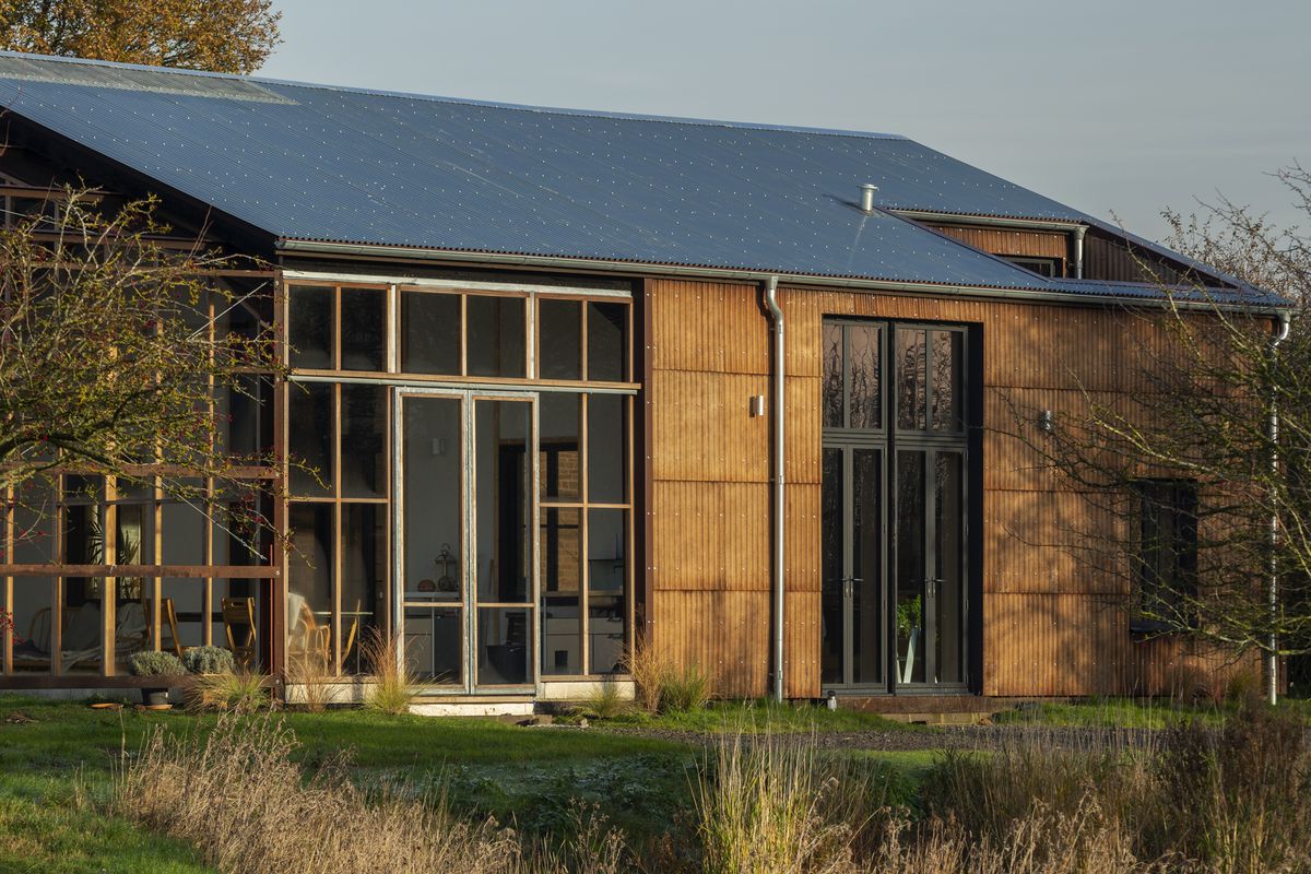 a hemp-based eco house with minimal plastic used