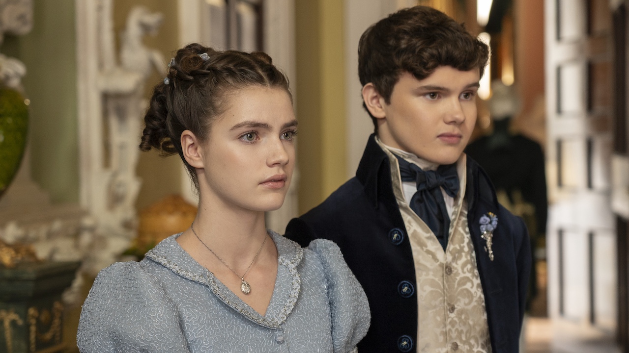 (L to R) Florence Hunt as Hyacinth Bridgerton, Will Tilston as Gregory Bridgerton in episode 307 of Bridgerton.