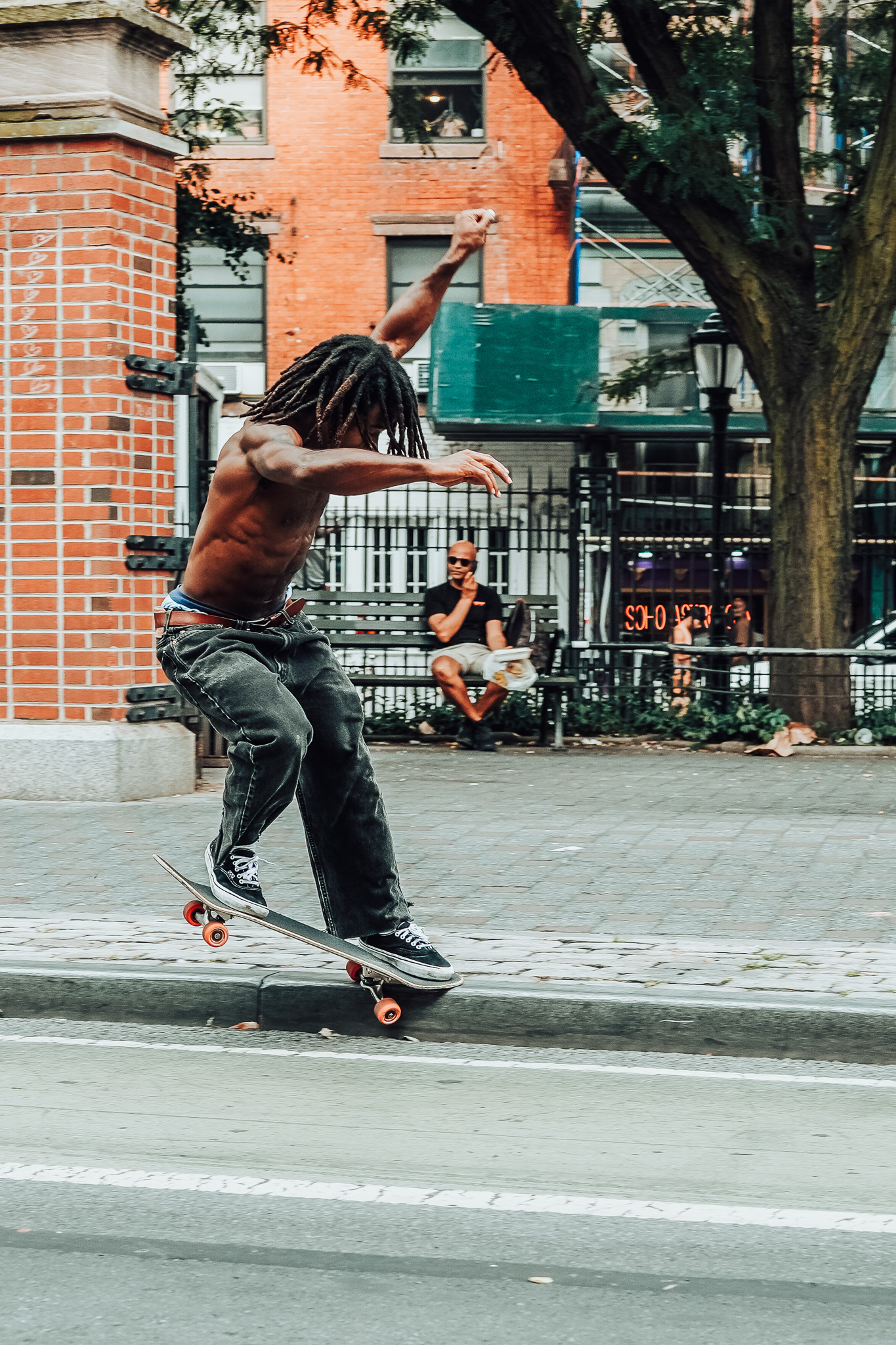 Sony RX1R III - Skater grinding curb