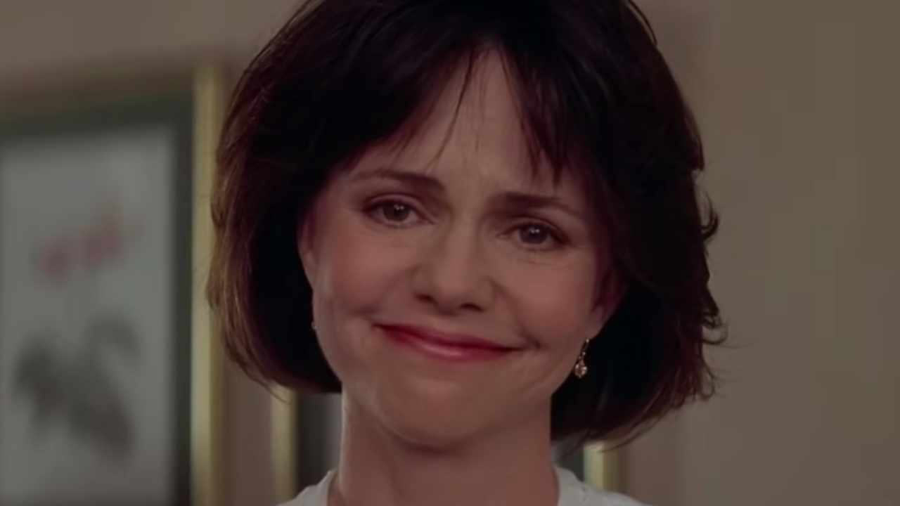 ‘I Never Shared This Story Before’: Sally Field Reveals The Sweet Way Robin Williams Supported Her On The Mrs. Doubtfire Set After Her Father Died