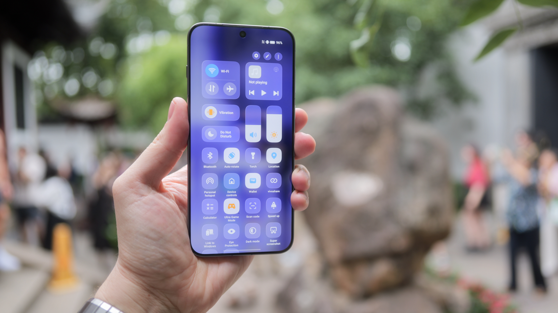 Vivo X300 Pro product shots