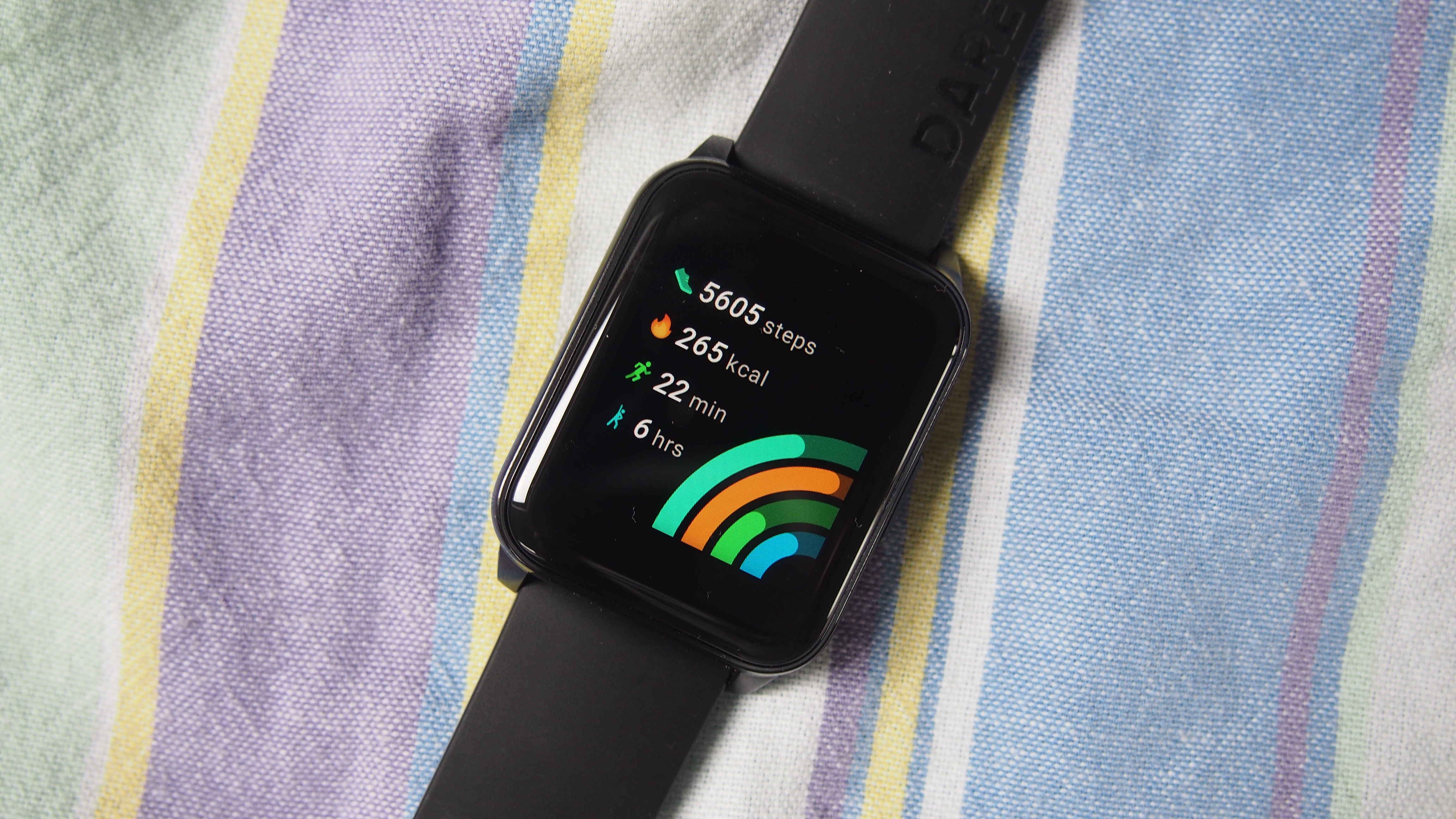 Health stats on the Realme Watch 2, including steps taken, calories burned, and time spent active