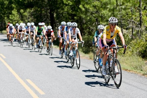Alison Powers (Vera Bradley Foundation) leads a group up the last climb.