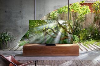 Samsung's 8K bezel-less TV