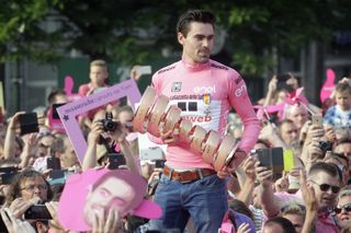 Tom Dumoulin shares his Giro d'Italia trophy with the hometown fans
